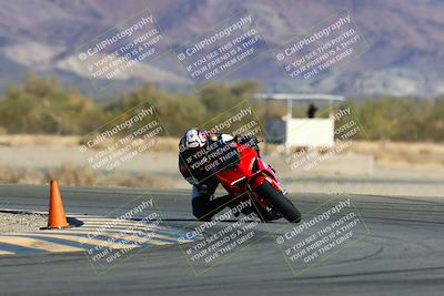 media/Jan-09-2022-SoCal Trackdays (Sun) [[2b1fec8404]]/Turn 14 (10am)/